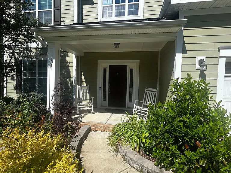 391 Hawks Creek Pkwy — Photo 3