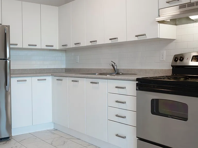 150 Lakeshore Rd W #1003 — Photo 19