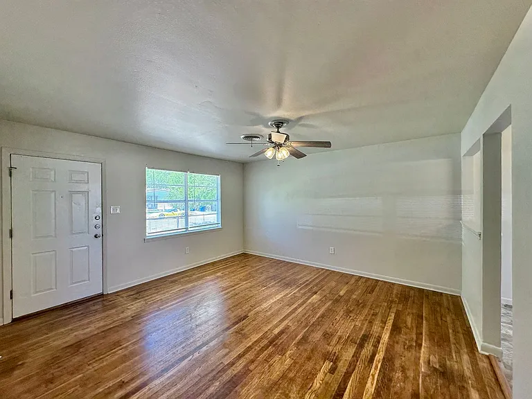 205 Margaret Lee St — Photo 5