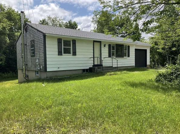 15 Andrew Terrace, Limerick, ME 04048