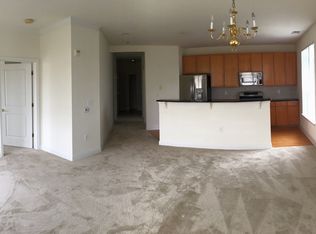 6305 Fernandez Ct, Parlin, NJ 08859