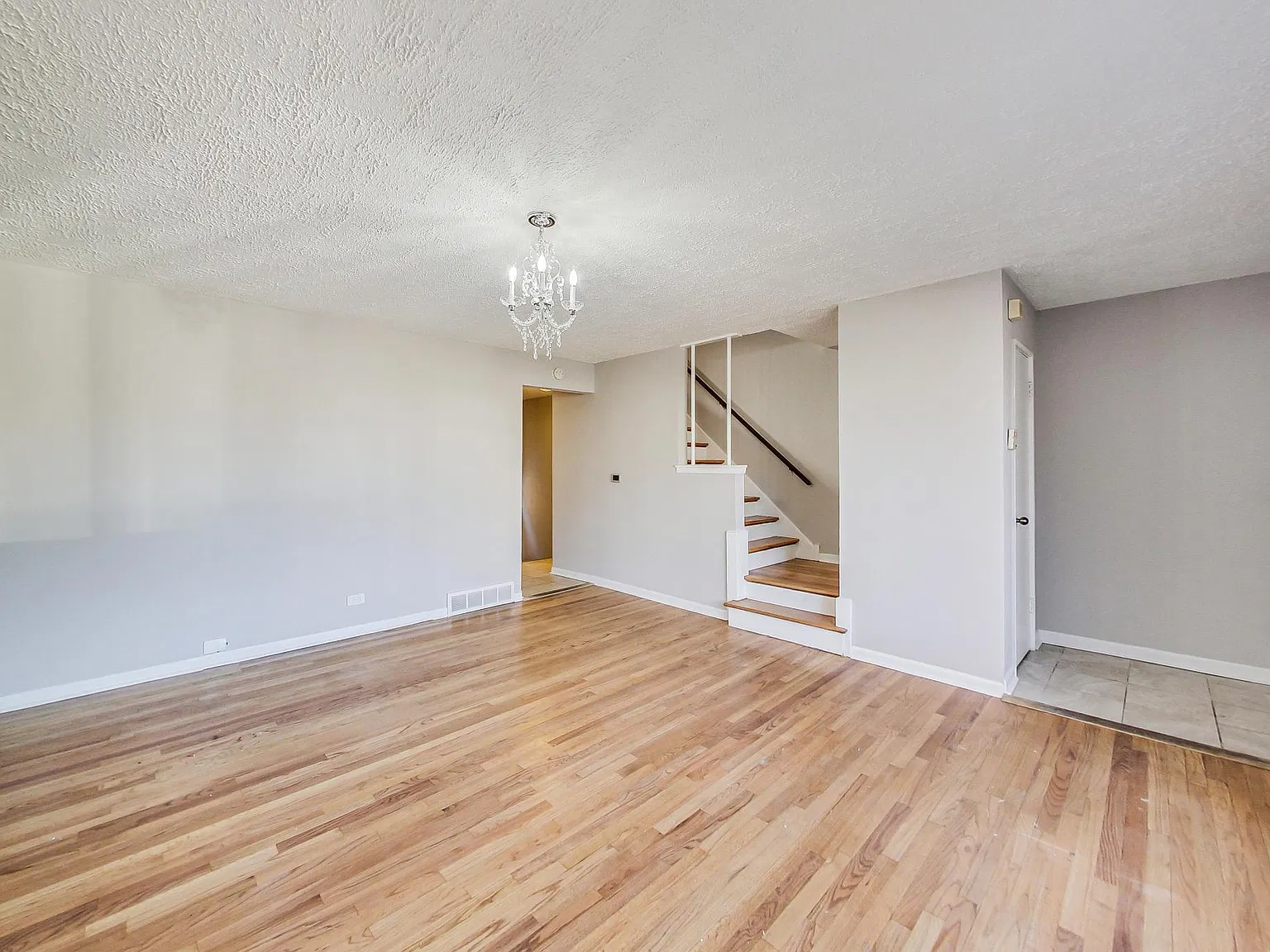 2 bed, 2.5 bath, 1542 sqft, $2,300 — Photo 2