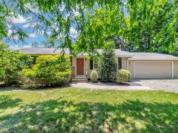 11 Hoffman Dr, Califon Boro, NJ 07830