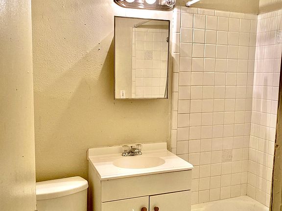 5th image of 2908 NW 28th St APT A3