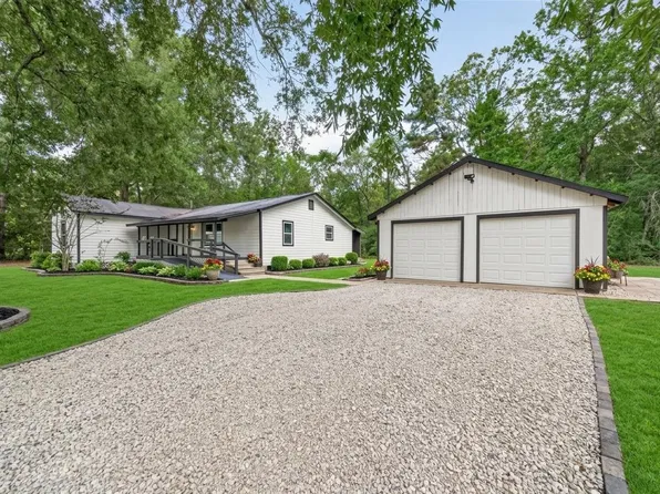 17073 Oak Grove Ln, New Caney, TX 77357