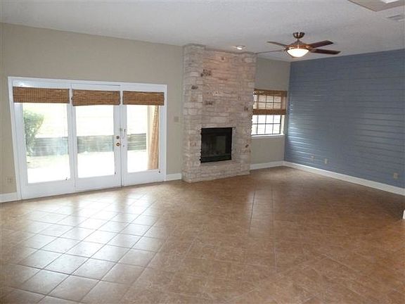 3rd image of 2201 Lakeway Blvd APT 2