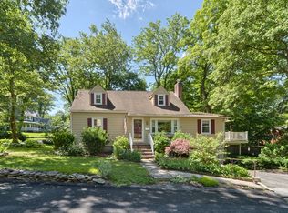 37 Hillside Ter, Wayne, NJ 07470