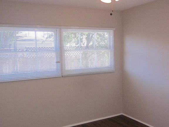 4th image of 12964 Burbank Blvd