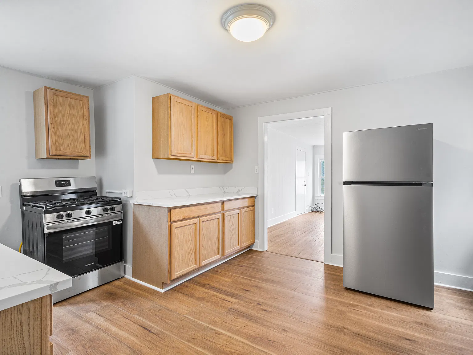 1 bed, 900 sqft, $1,750 — Photo 3