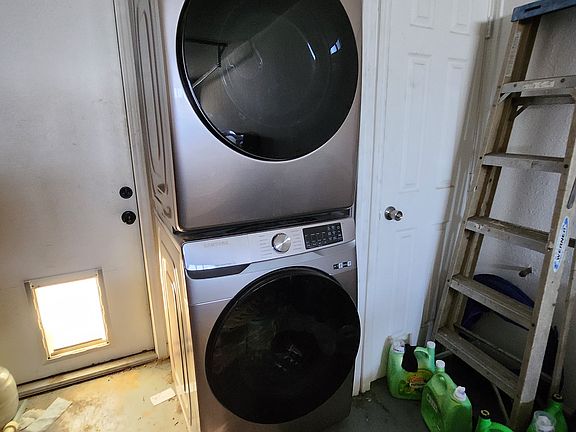 4th image of 203 Royal Dr