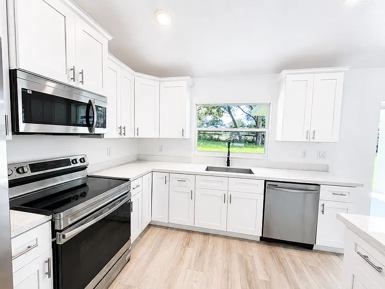 14981 SW 20th Pl — Photo 5