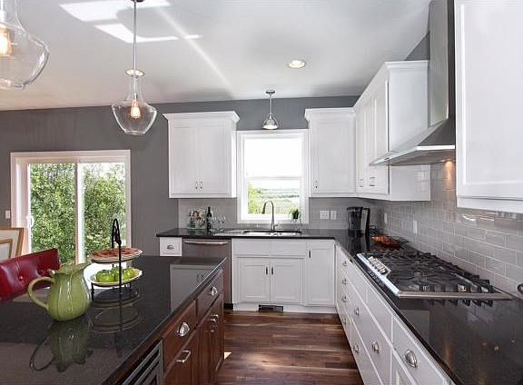 5th image of 2038 Red Oak Ln
