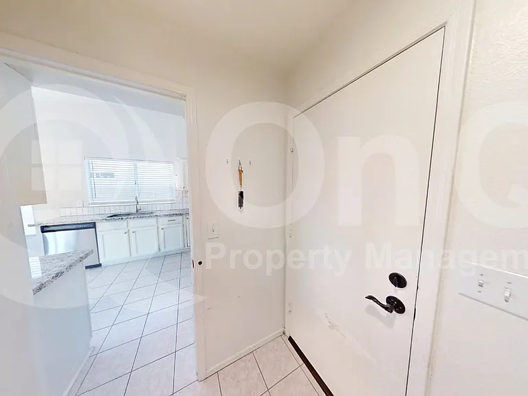 907 N Falcon Dr — Photo 19