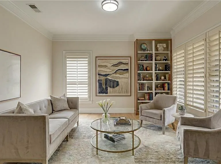 2230 Manor Creek Ct — Photo 6