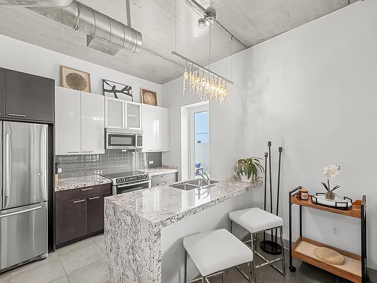 111 SE 2nd St #302 — Photo 11
