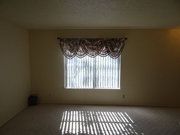 2nd image of 20 Audubon Pl
