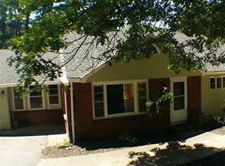 11 Gould Rd, Andover, MA 01810