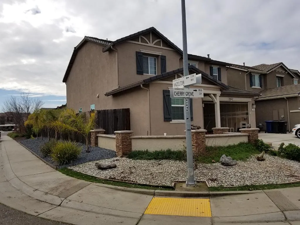 9515 Cherry Grove Cir photo 1