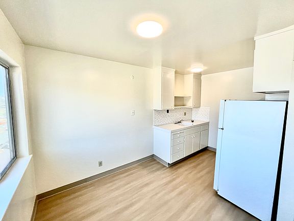 4th image of 132 Sickles Ave APT 301