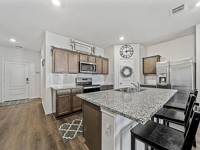 813 Cottonwood Way — Photo 6