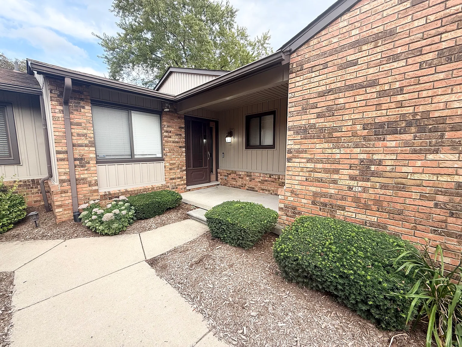 4608 Laurel Club Cir — Photo 2