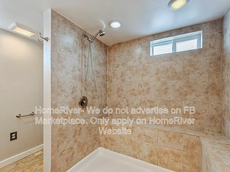 5418 N Maple St — Photo 14