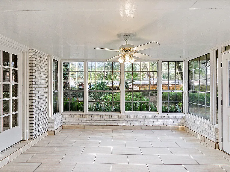 1915 S Jahncke Ave — Photo 10