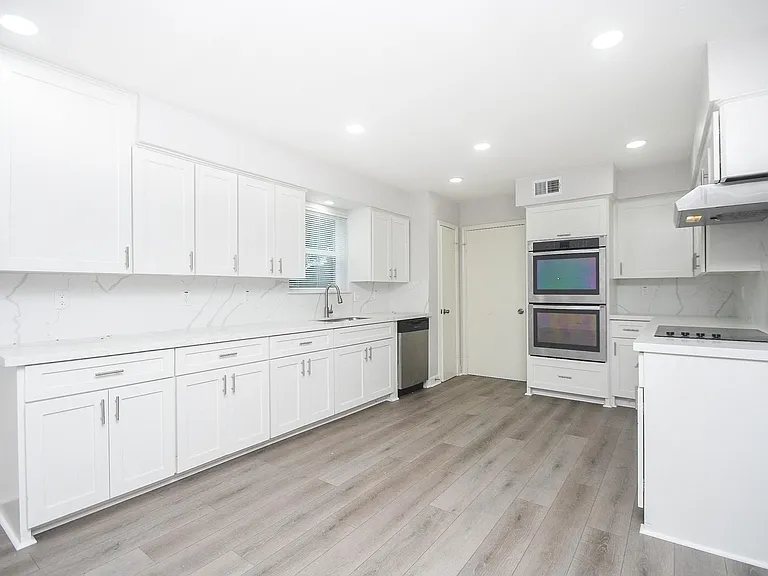10903 Shawnbrook Dr — Photo 6