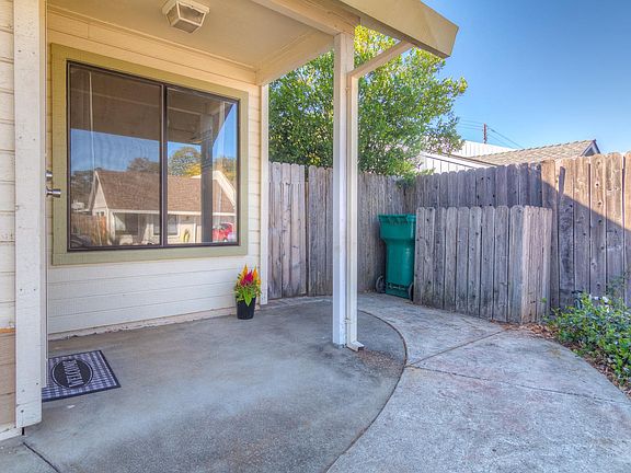 2nd image of 3330 Meadow Ct