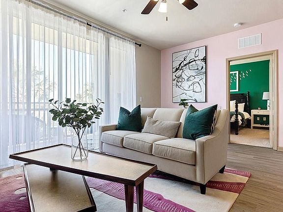 3rd image of 5340 W Kennedy Blvd Unit 460