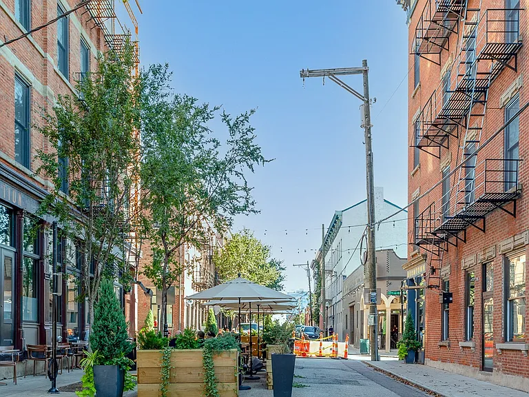 Pendleton - Broadway Square — Photo 6