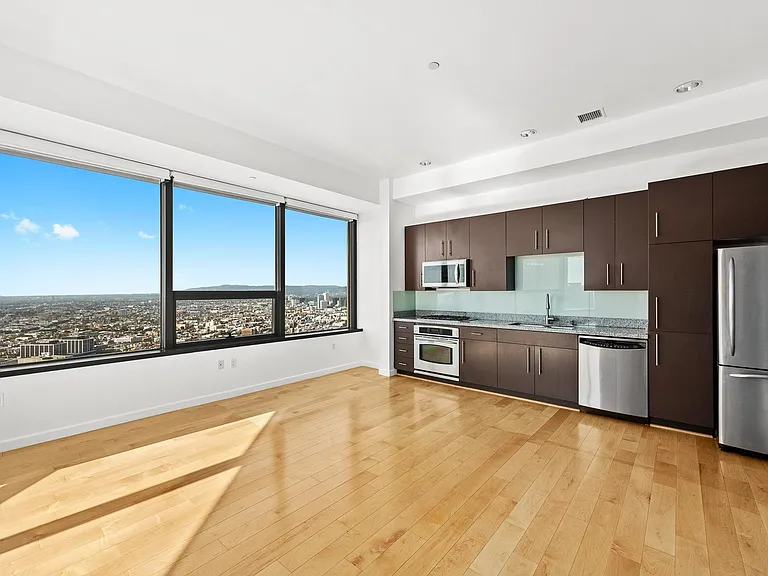 1100 Wilshire Blvd #3309 — Photo 2
