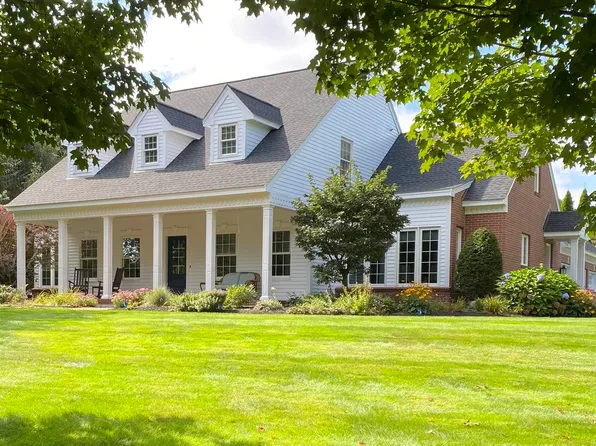 9 Oakmont Drive, Concord, NH 03301