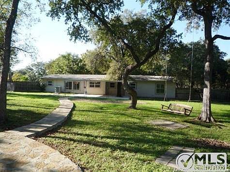 5th image of 102 Moss Dr