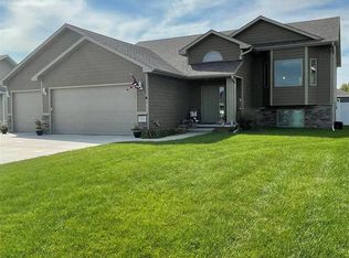 193 N Churchill Cir, North Sioux City, SD 57049