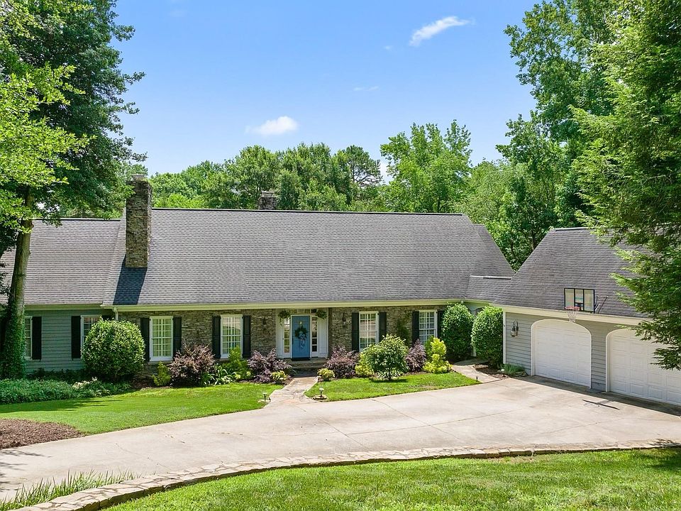 1st image of 521 Spaulding Lake Dr