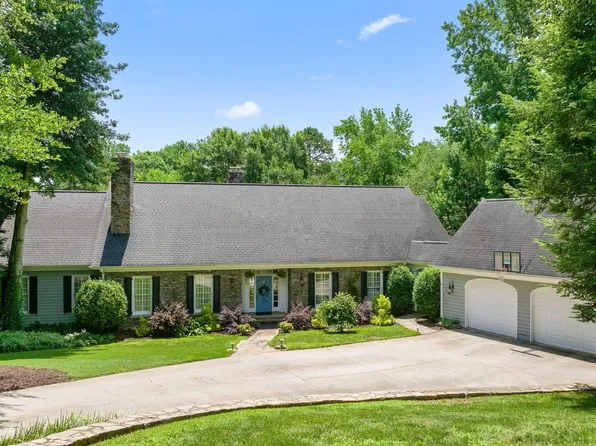 521 Spaulding Lake Dr, Greenville, SC 29615