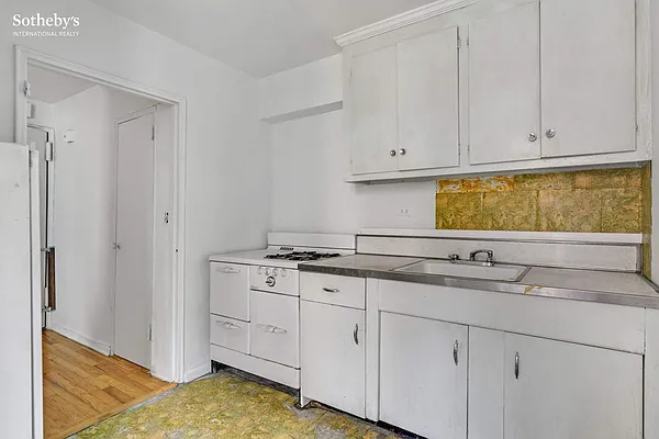 Sold by Sotheby's International Realty | media 7