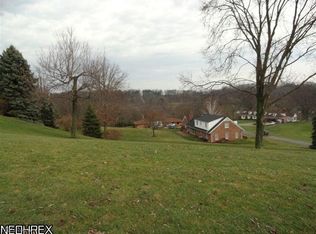 Hilltop Rd NW, New Philadelphia, OH 44663