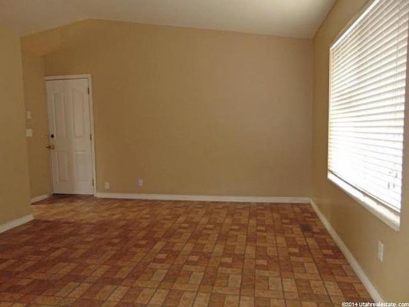 5th image of 847 N White Pine Dr