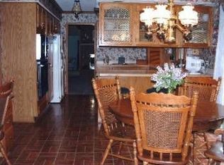 15950 Sunset Blvd, Wapakoneta, OH 45895