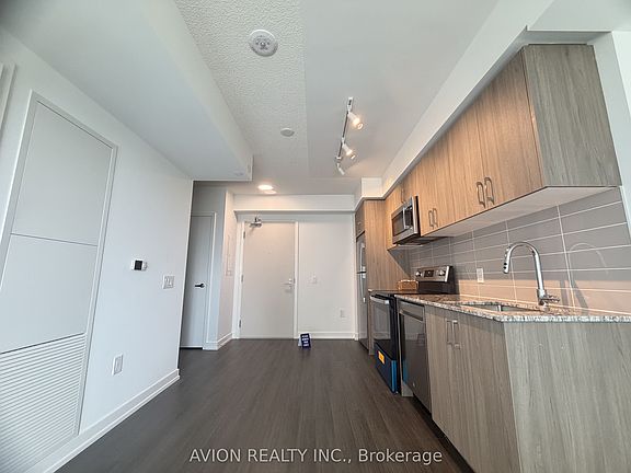 5th image of 4010 Eglinton Ave W #1316