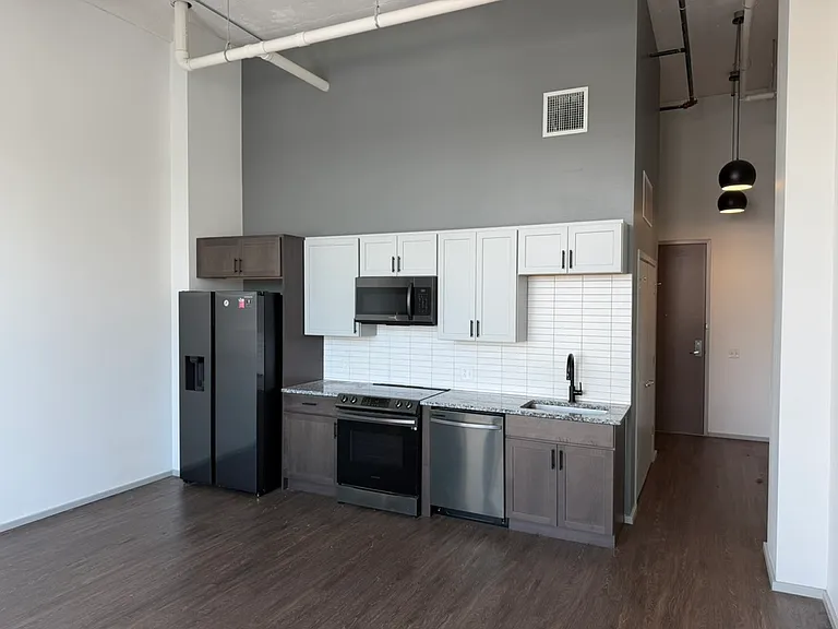 Front Page Lofts — Photo 24