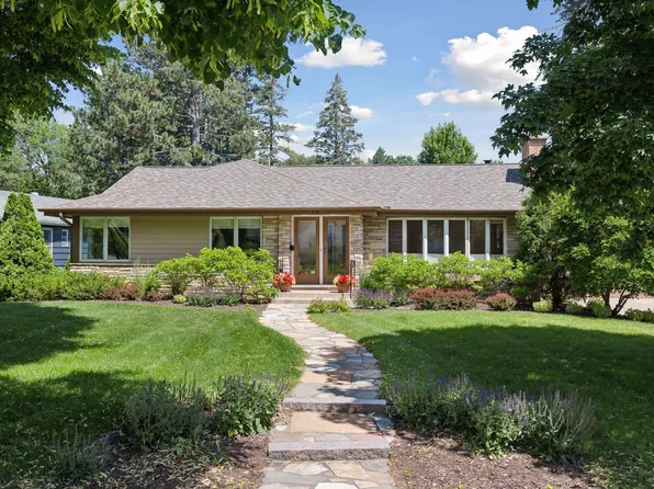 121 Wayside Rd W, Hopkins, MN 55343