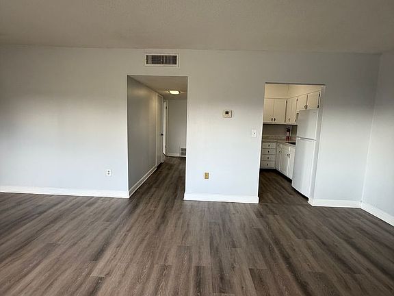 5th image of 420 Wheatley St APT 22