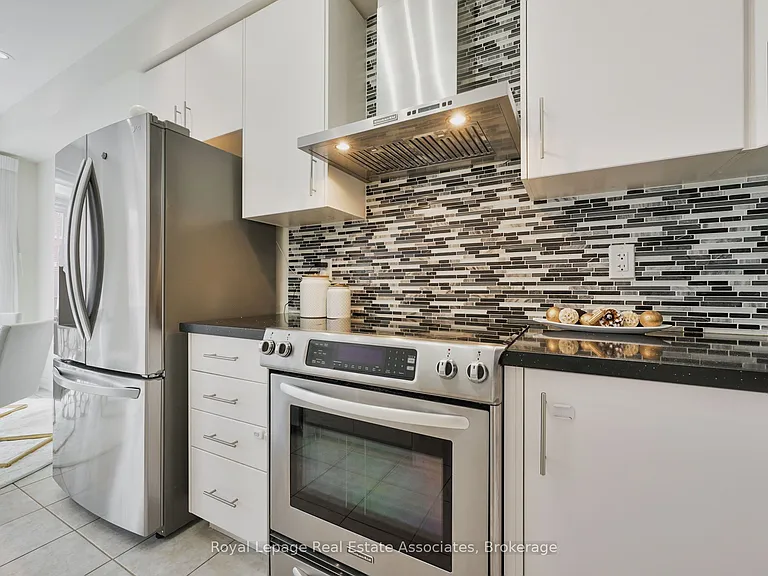 41 Mazarine Ln — Photo 20
