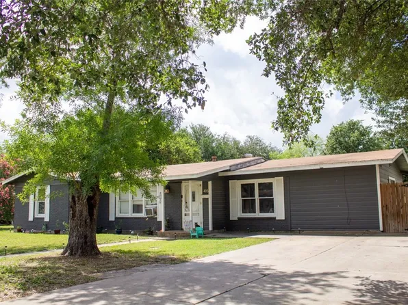 405 W Walton St, Beeville, TX 78102