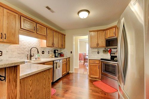 5th image of 3522 Clearwater Dr