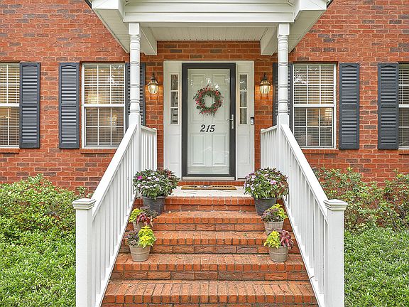 3rd image of 215 King Charles Cir