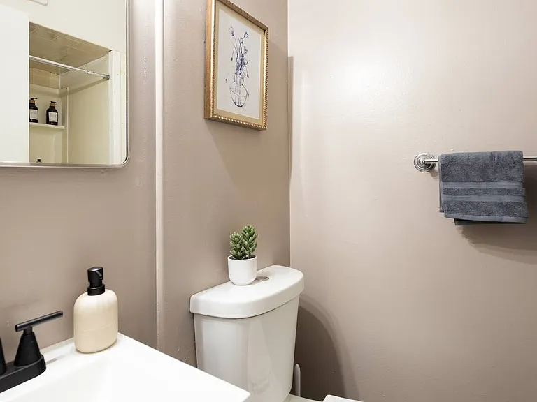 641 Summerlea St #1F — Photo 13